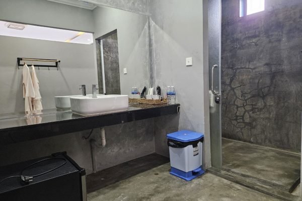 Bath Room in family villa - Damnak borey resort kampot